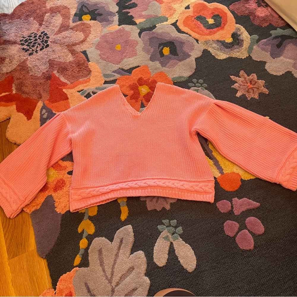 Oversized chunky pink knit cropped sweater